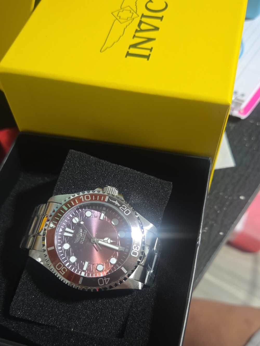 Invicta Pro Diver Kromatyk Wine Red Sunray Dial Watch